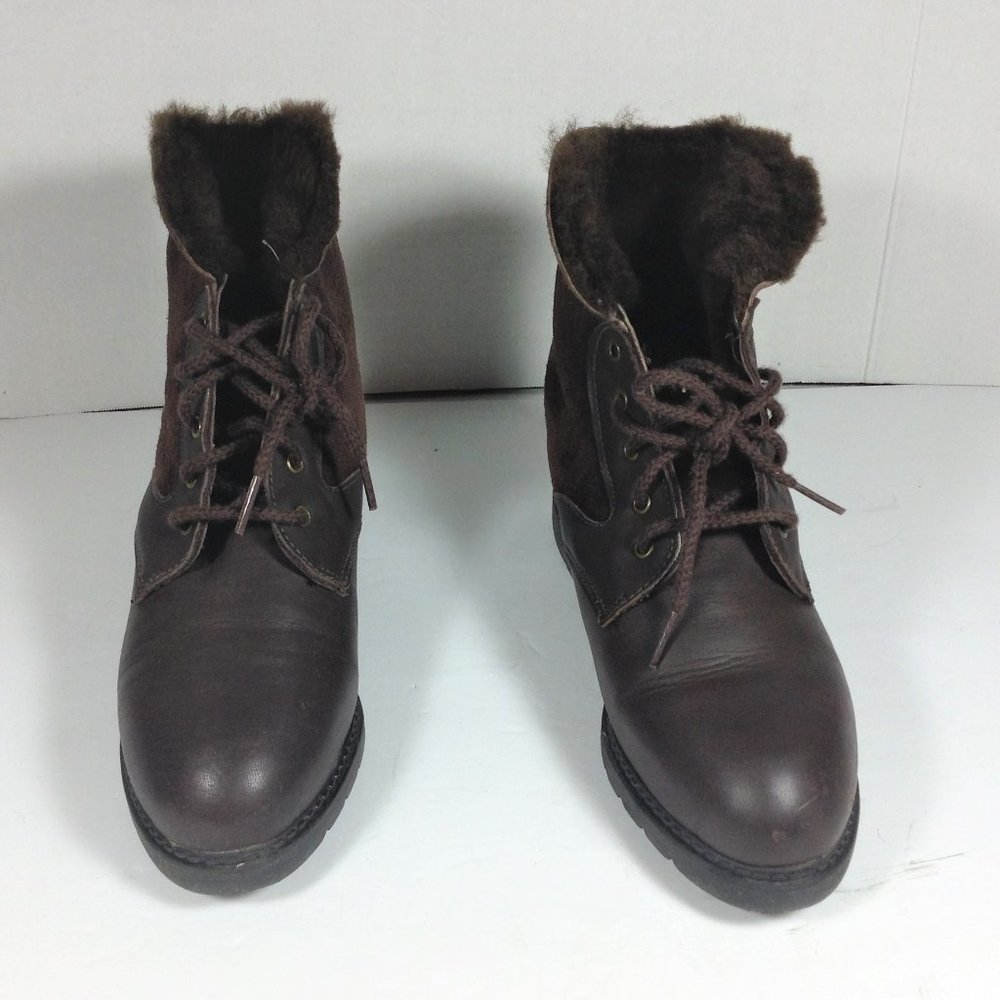Pre-owned Cougar Shearling-Lined Waterproof Snow Boots for Women Size 9.
